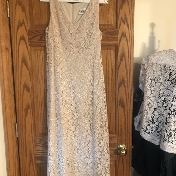 Elegant Beige Lace Dress with Jacket - Picture 4 of 9